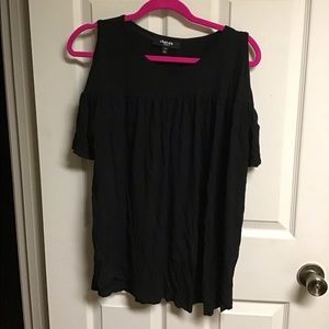 Women’s 22/24 cold shoulder top